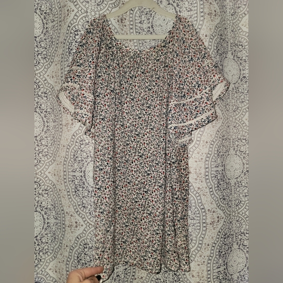 Loft flutter sleeve top - Picture 3 of 4